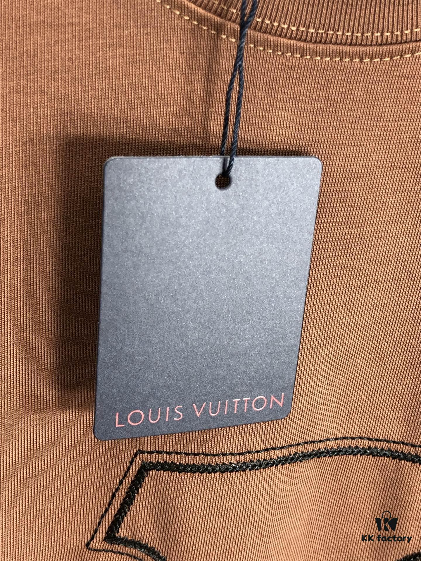 6930f5d86e68136f4d9b404e LV Louis Vuitton 2025 Spring/Summer New Arrival Round Neck Short Sleeve T-Shirt with Chain and Single Needle Embroidery, Premium 320g Double-Combed Cotton Fabric, Slightly Loose Fit, Unisex Design