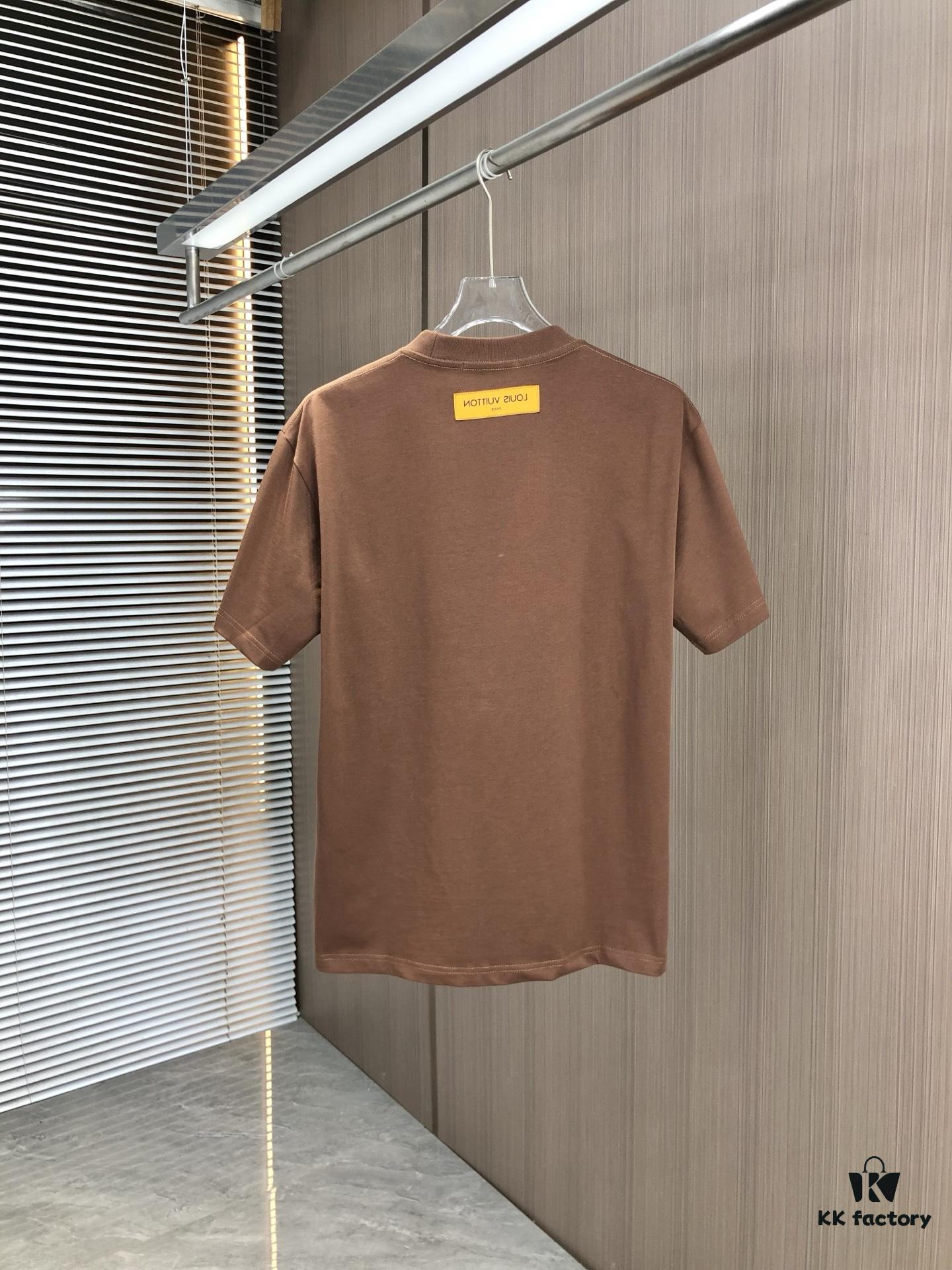 6930f5dd6e68136f4d9b4053 LV Louis Vuitton 2025 Spring/Summer New Arrival Round Neck Short Sleeve T-Shirt with Chain and Single Needle Embroidery, Premium 320g Double-Combed Cotton Fabric, Slightly Loose Fit, Unisex Design