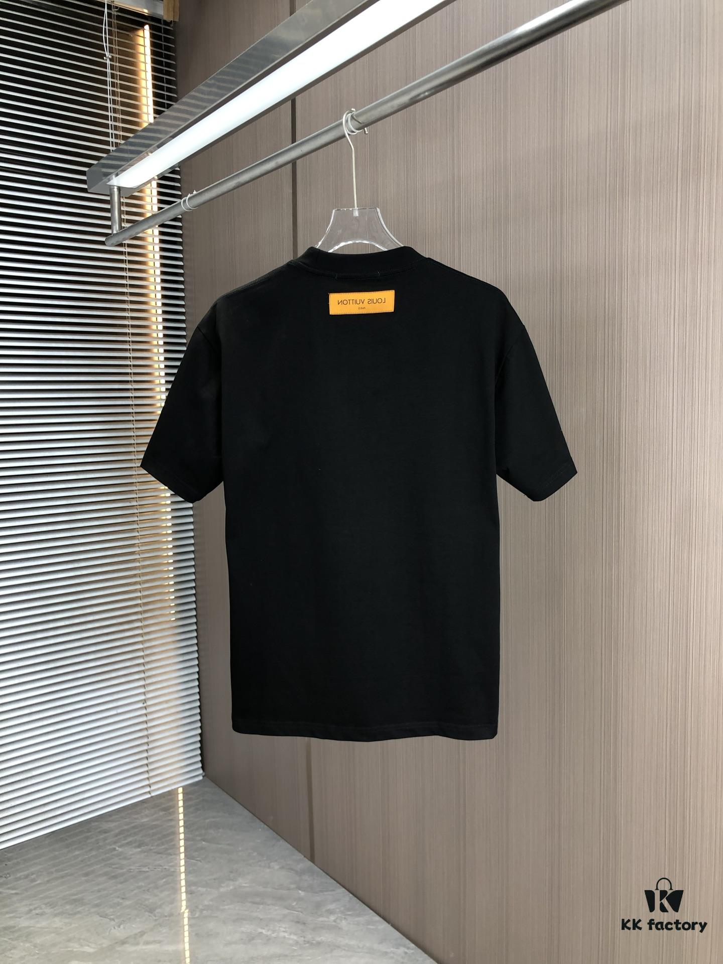 6930f5e36e68136f4d9b4059 Louis Vuitton 2025 Spring/Summer New Arrival Round Neck Short Sleeve T-Shirt with Chain and Single-Needle Embroidery, Premium 320g Double-Combed Cotton Fabric, Slightly Loose Unisex Fit
