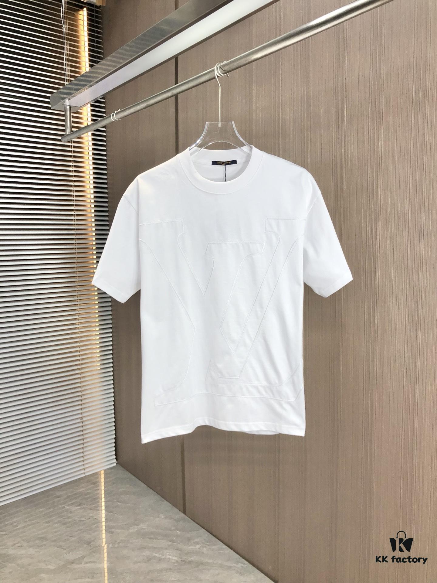 6930f5e66e68136f4d9b405b LV Louis Vuitton 2025 Spring/Summer New Arrival Round Neck Short Sleeve T-Shirt with Chain and Single Needle Embroidery, Premium 320g Double-Combed Cotton Fabric, Slightly Loose Unisex Fit