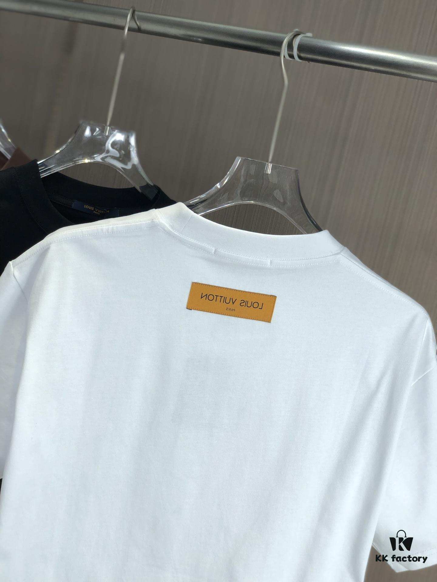 6930f5ed6e68136f4d9b4061 LV Louis Vuitton 2025 Spring/Summer New Arrival Round Neck Short Sleeve T-Shirt with Chain and Single Needle Embroidery, Premium 320g Double-Combed Cotton Fabric, Slightly Loose Unisex Fit