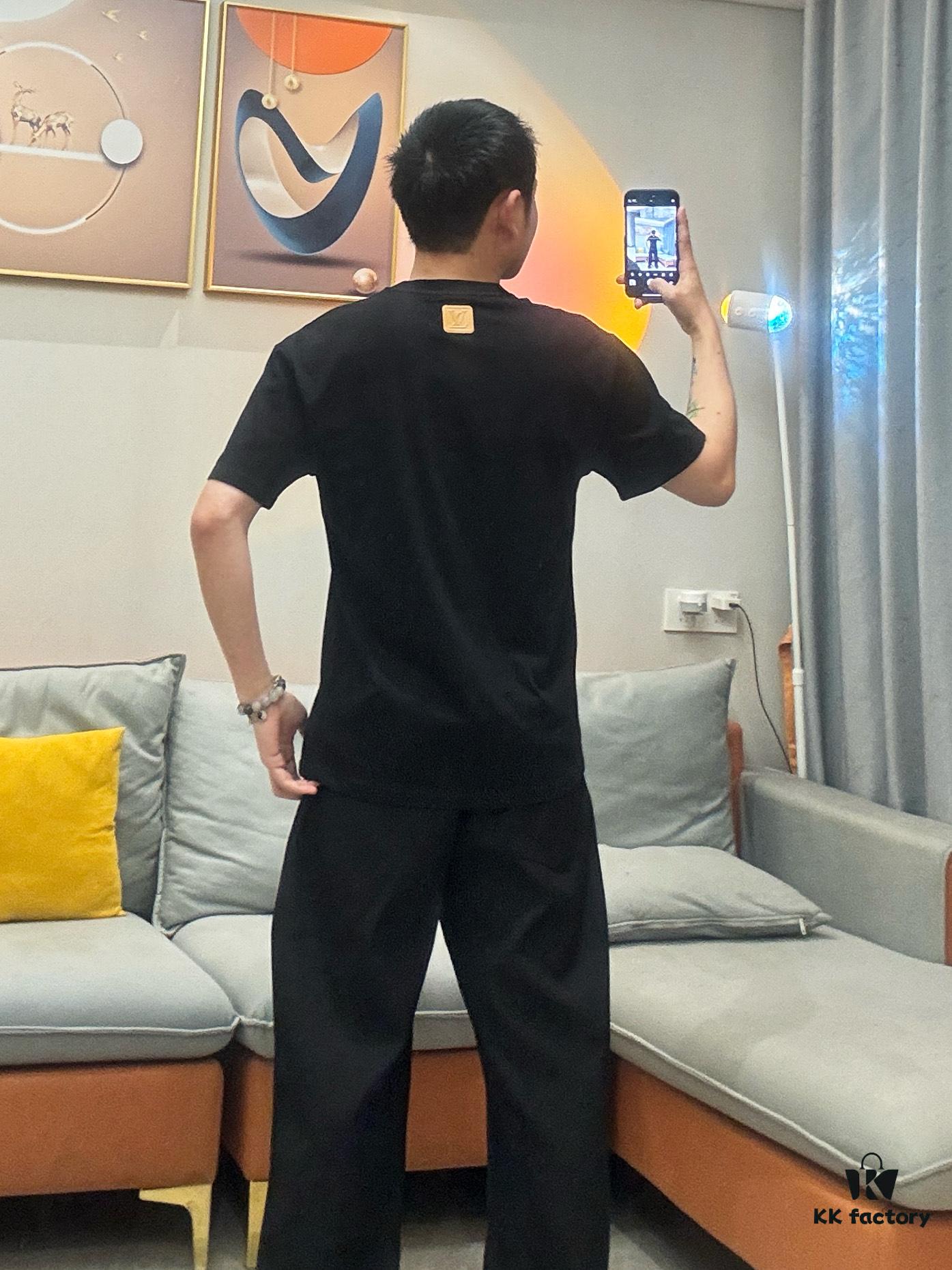Real-shot model photo