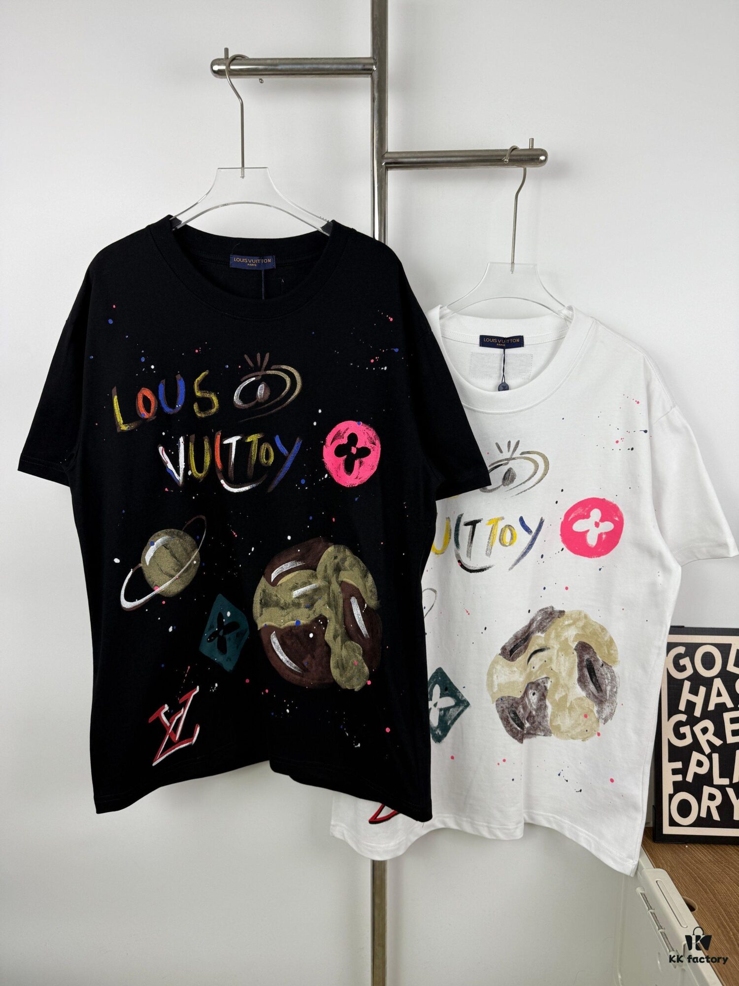 6930f6ed6e68136f4d9b4176 New LV Louis Vuitton 2024 Graffiti Print Short Sleeve T-Shirt, Premium 260g 32s Double Yarn Fabric, Soft and Comfortable Unisex Design, Stylish and Versatile