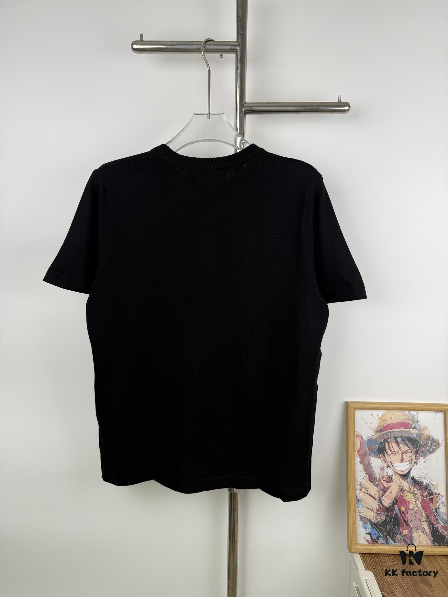 6930f71f6e68136f4d9b41a1 New Arrival Louis Vuitton Unisex Black and White Portrait Knit Short Sleeve T-Shirt