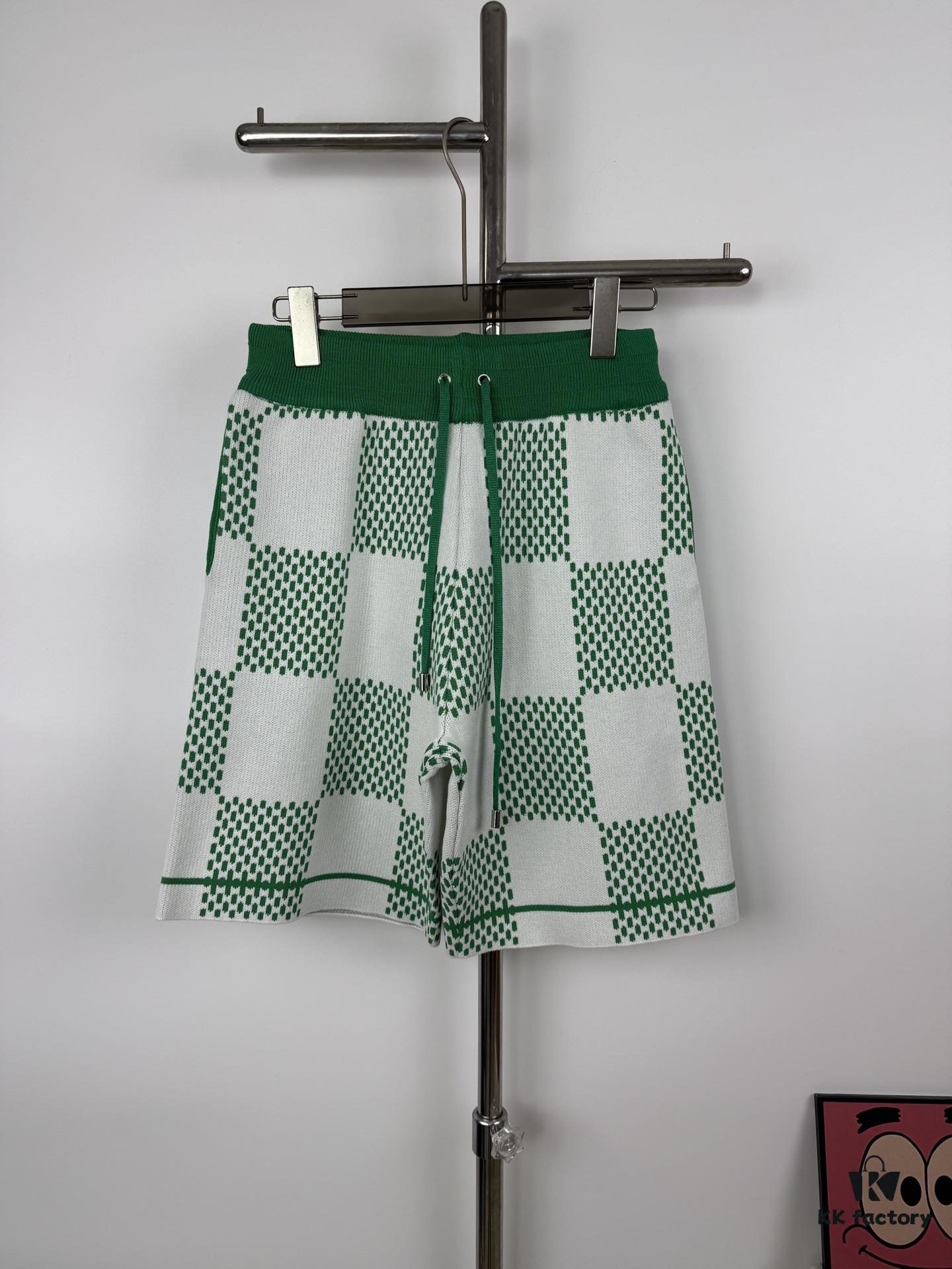 6930f74f6e68136f4d9b41d5 New Arrival Louis Vuitton 1V 25SS Large Checkerboard Jacquard Knit Shorts