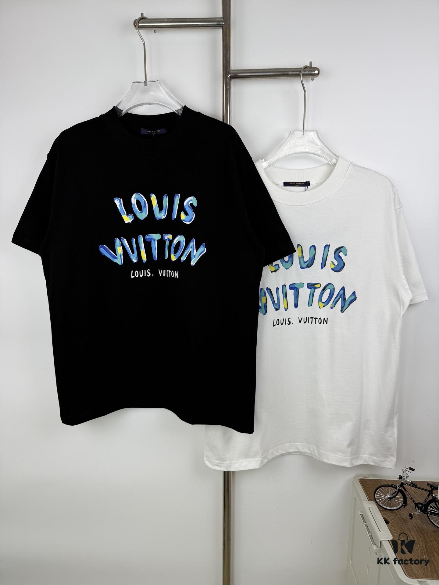 6930f7786e68136f4d9b41fe LOUIS VUITTON Graffiti Print Logo Round Neck Short Sleeve T-Shirt Unisex Casual Loose Fit