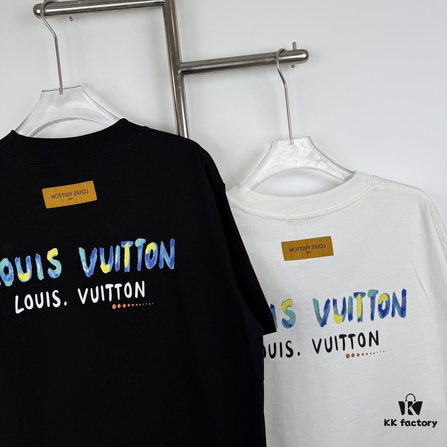 6930f7806e68136f4d9b4206 LOUIS VUITTON Graffiti Print Logo Round Neck Short Sleeve T-Shirt Unisex Casual Loose Fit
