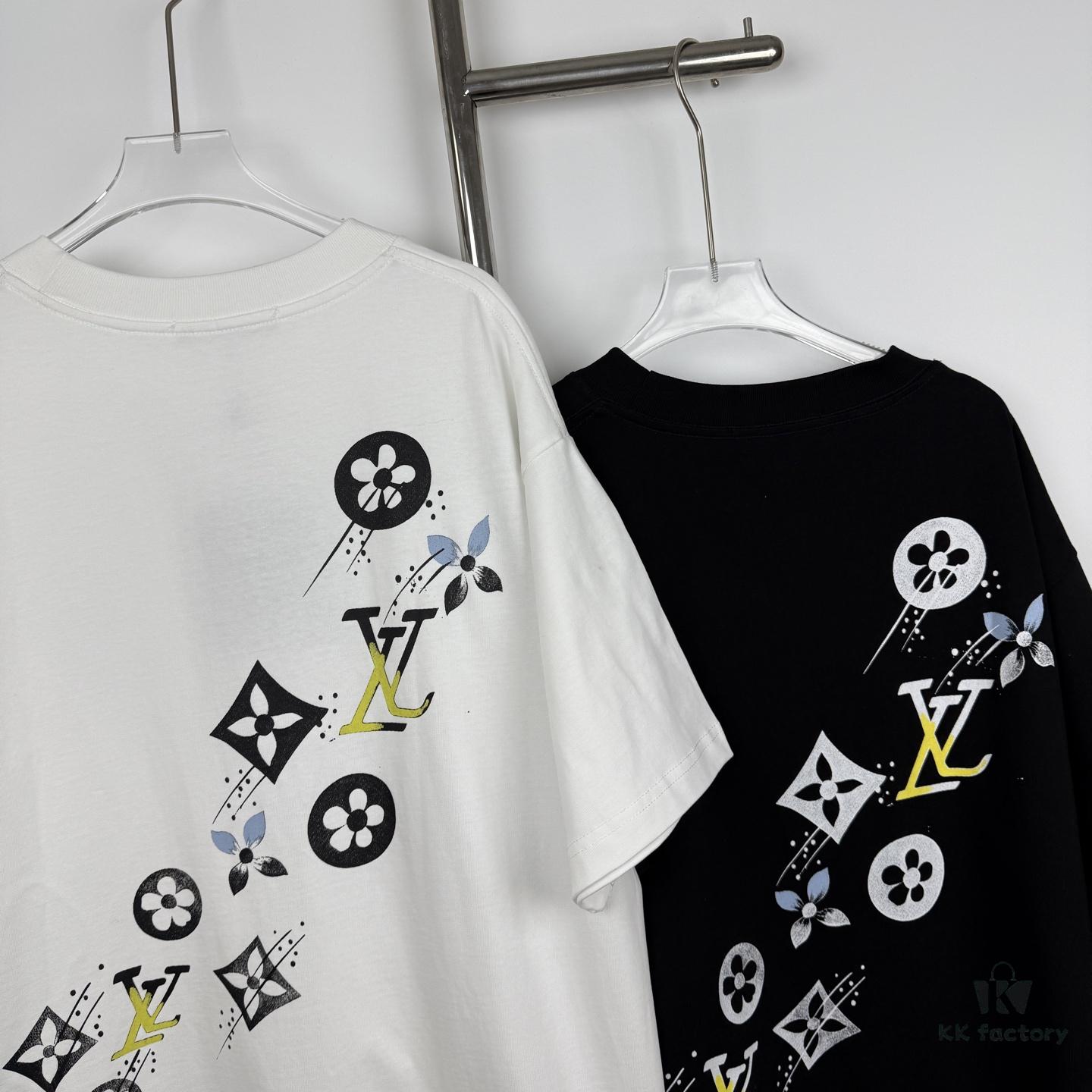 6930f7aa6e68136f4d9b4228 Louis Vuitton 24SS Runway Exclusive LV Logo Hand-Drawn Graffiti Digital Print Crew Neck Short Sleeve T-Shirt