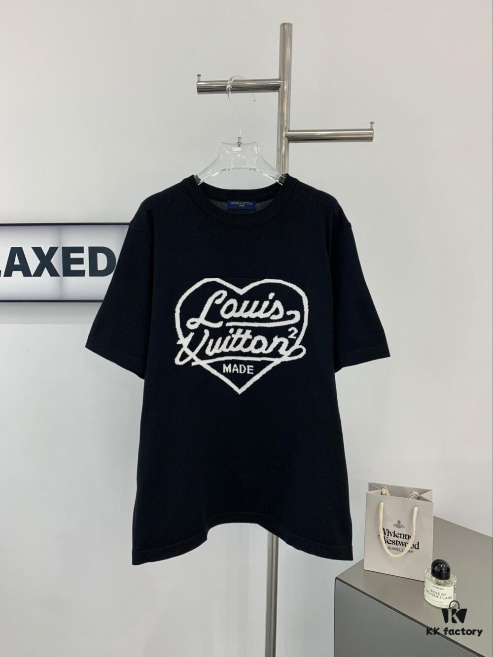 6930f8ea6e68136f4d9b4384 New Louis Vuitton LV 2023 Spring Heart Knit Short-Sleeve Unisex Top