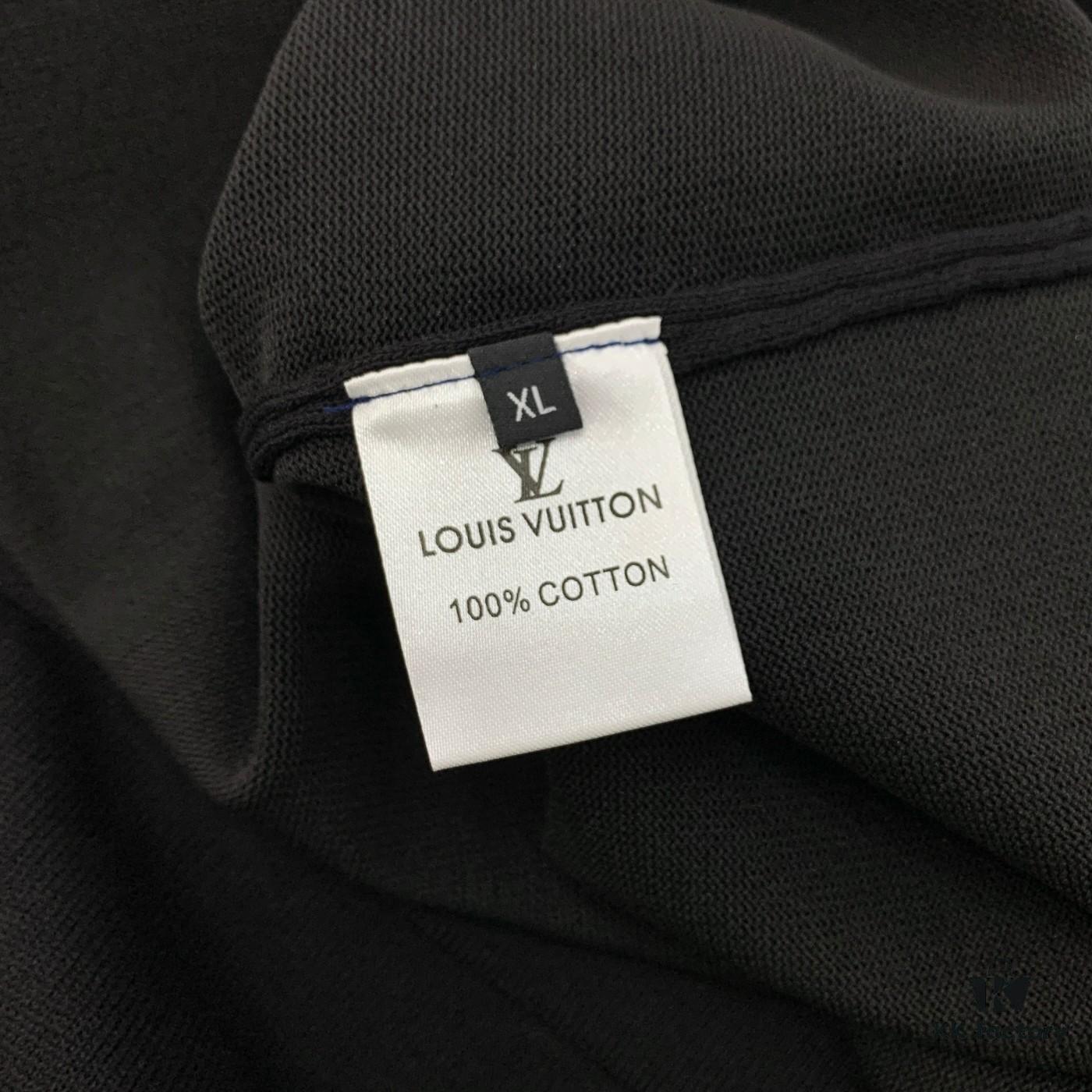 6930f8ef6e68136f4d9b438d New Louis Vuitton LV 2023 Spring Heart Knit Short-Sleeve Unisex Top