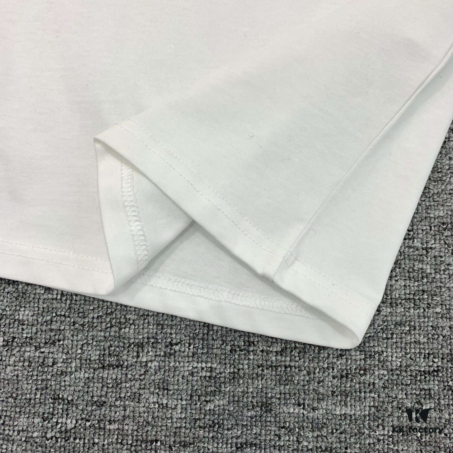 6930f8fc6e68136f4d9b439d New Arrival LOUIS VUITTON LV Chest Tricolor Flower Logo Printed Short Sleeve T-Shirt