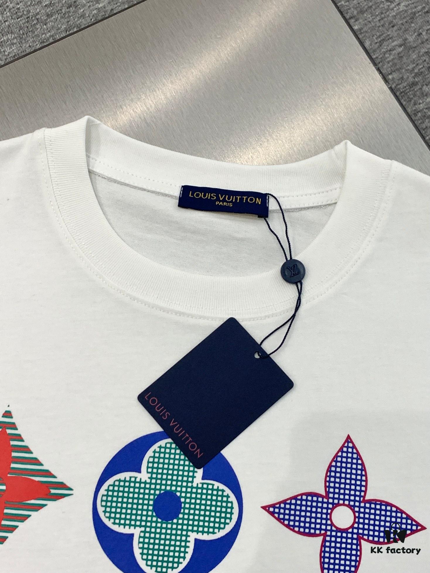 6930f8fc6e68136f4d9b439e New Arrival LOUIS VUITTON LV Chest Tricolor Flower Logo Printed Short Sleeve T-Shirt