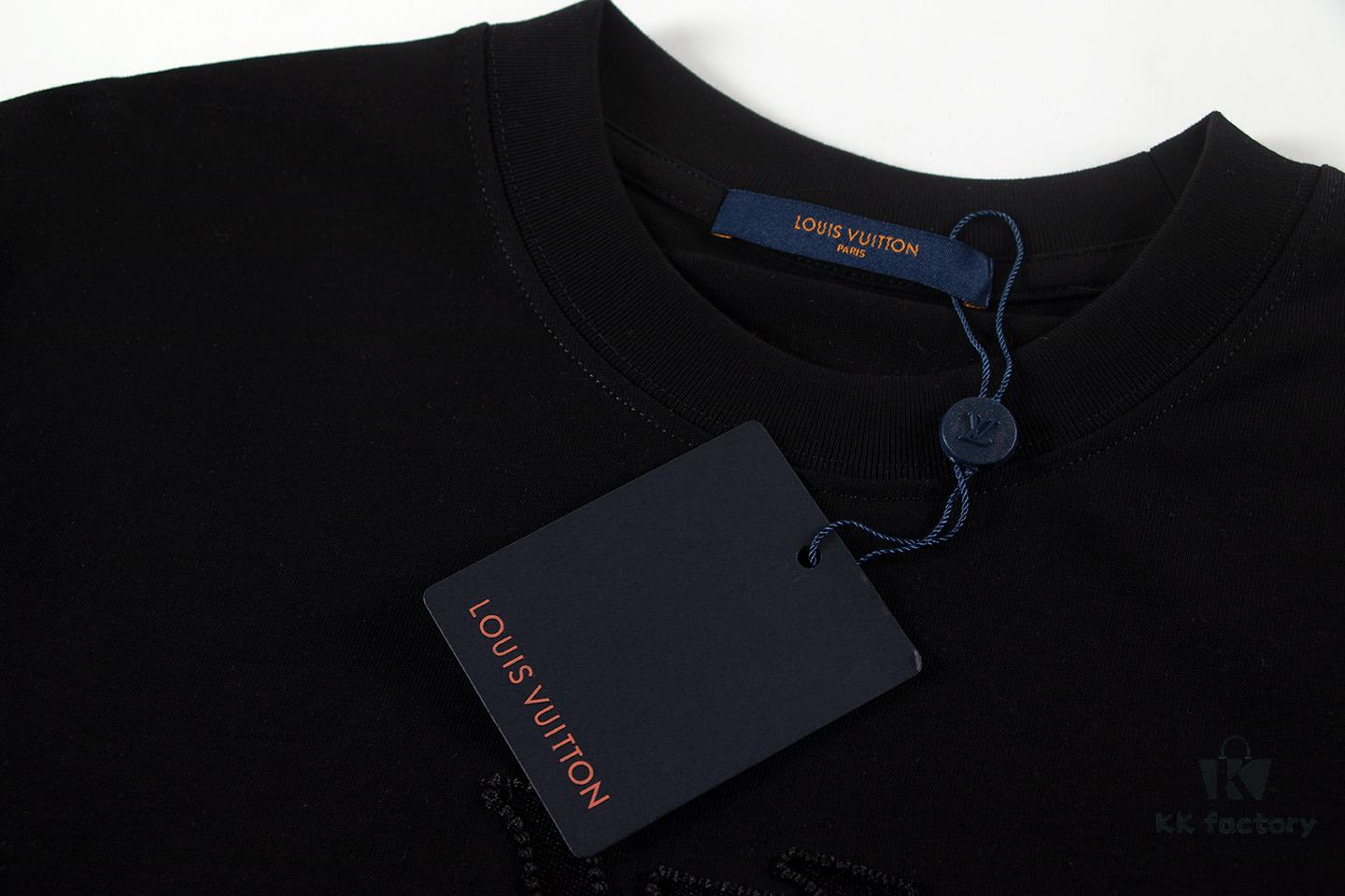 Louis Vuitton 2025 Latest Short Sleeve T-Shirt with Patch Embroidery