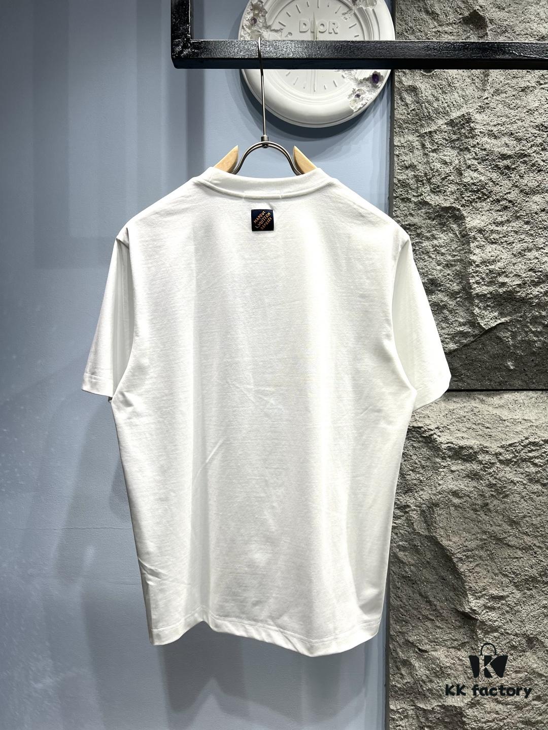 6930fb1c6e68136f4d9b464a Louis Vuitton Short Sleeve T-Shirt with Leather Patch Signature Detail