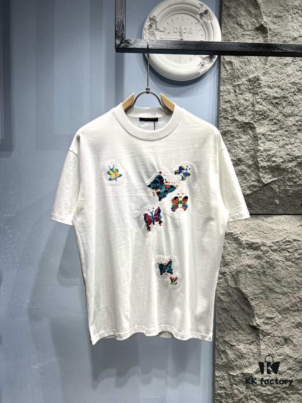 6930fb276e68136f4d9b4654 Louis Vuitton Embroidered Butterfly Short Sleeve T-Shirt