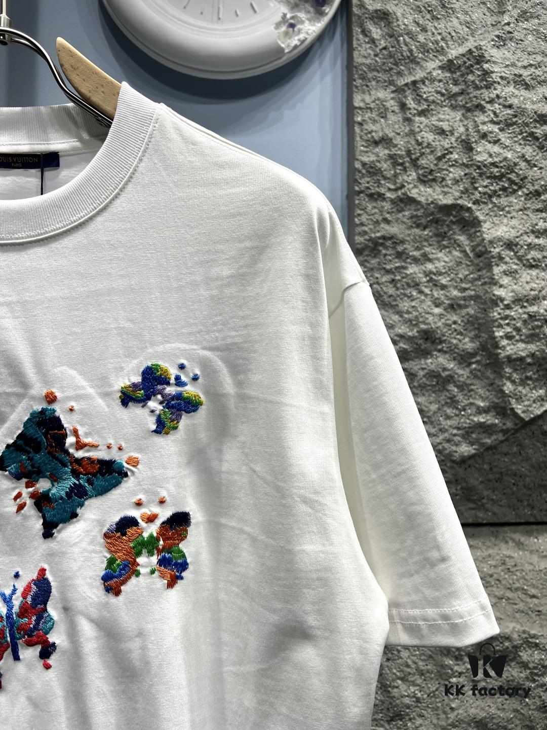 6930fb276e68136f4d9b4656 Louis Vuitton Embroidered Butterfly Short Sleeve T-Shirt