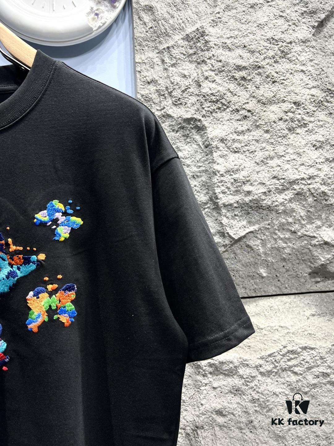 6930fb316e68136f4d9b465f Louis Vuitton Butterfly Embroidered Short-Sleeve T-Shirt
