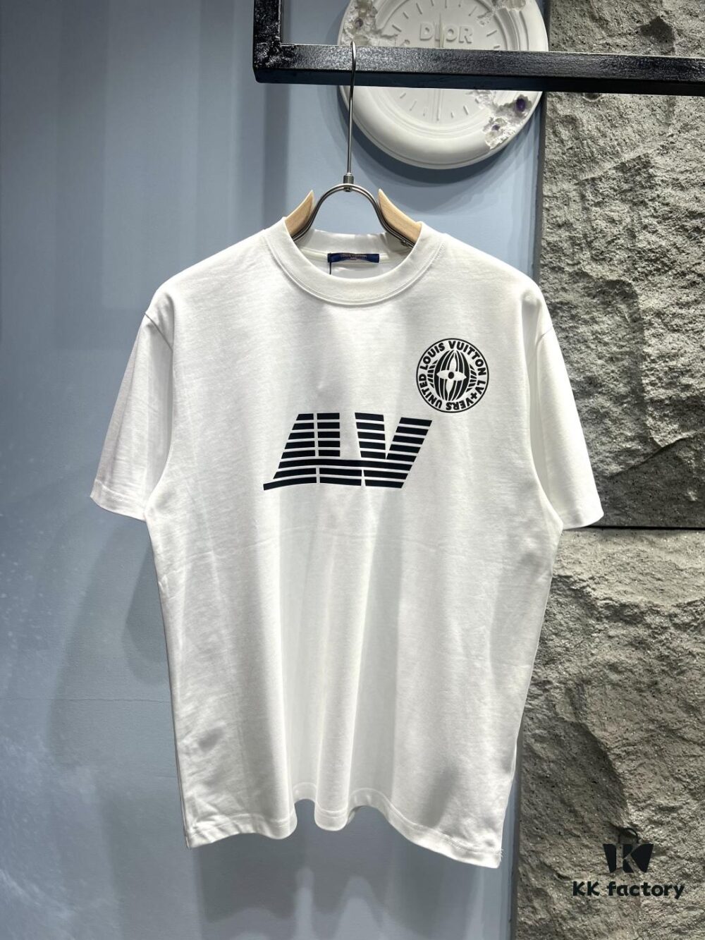 6930fb496e68136f4d9b4678 Louis Vuitton Printed Logo Short-Sleeve T-Shirt