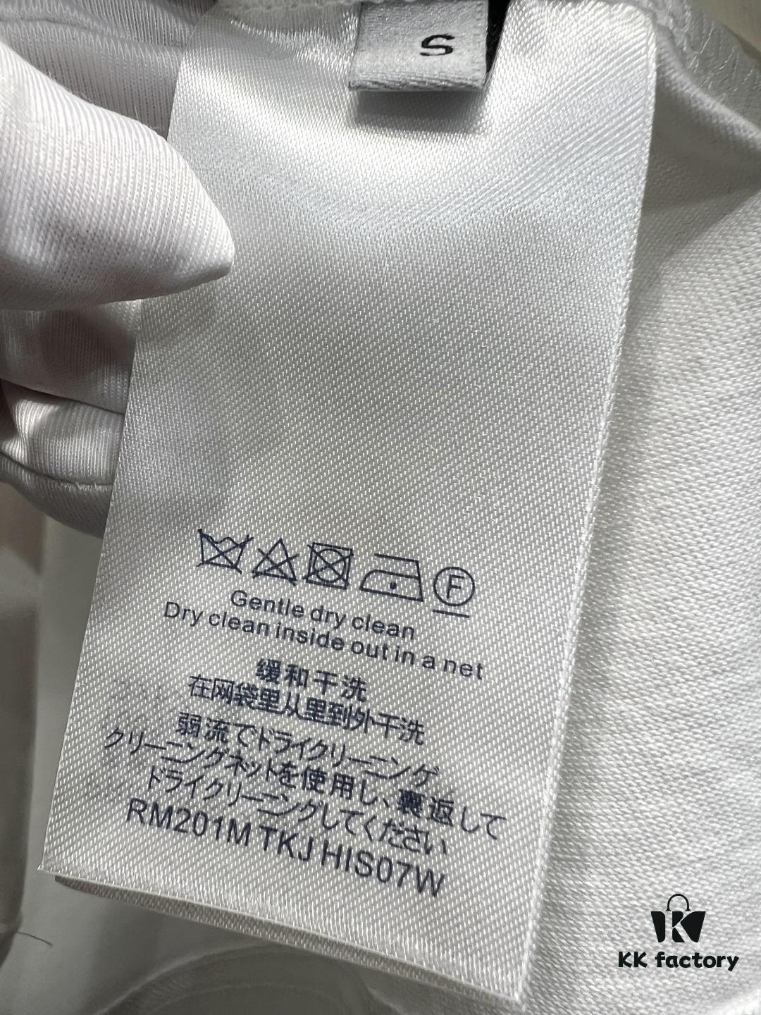 6930fb546e68136f4d9b4680 Louis Vuitton Printed Logo Short-Sleeve T-Shirt