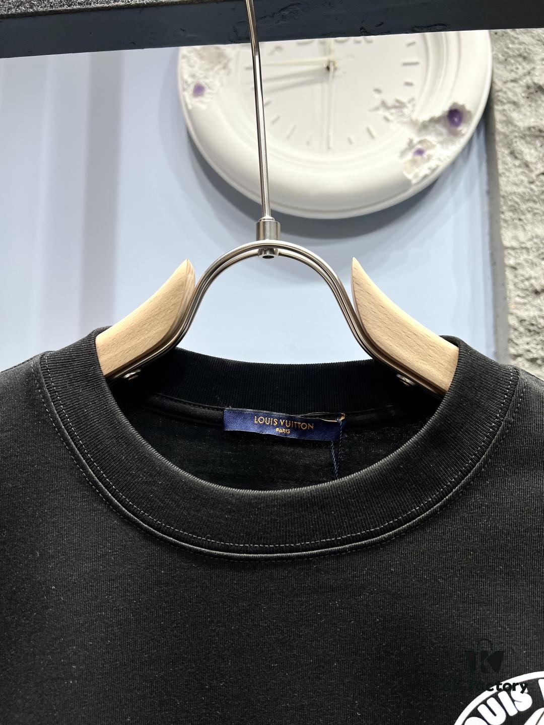 6930fb556e68136f4d9b4683 Louis Vuitton Printed Logo Short-Sleeve T-Shirt