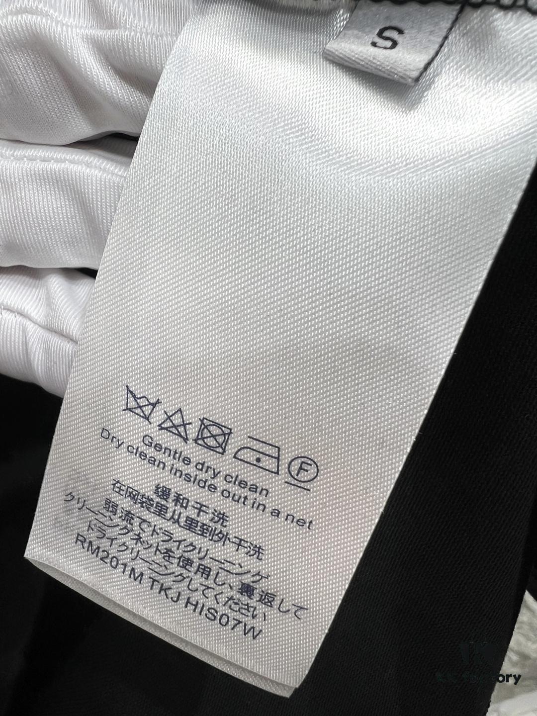 6930fb586e68136f4d9b4686 Louis Vuitton Printed Logo Short-Sleeve T-Shirt