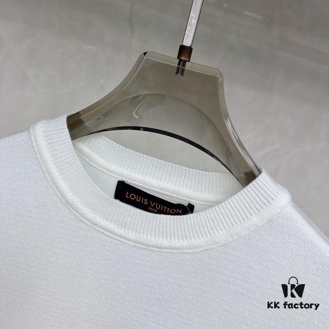 LV 2025SS New Arrival Short Sleeve T-Shirt, Fashionable and Stylish, Minimalist Versatile Design