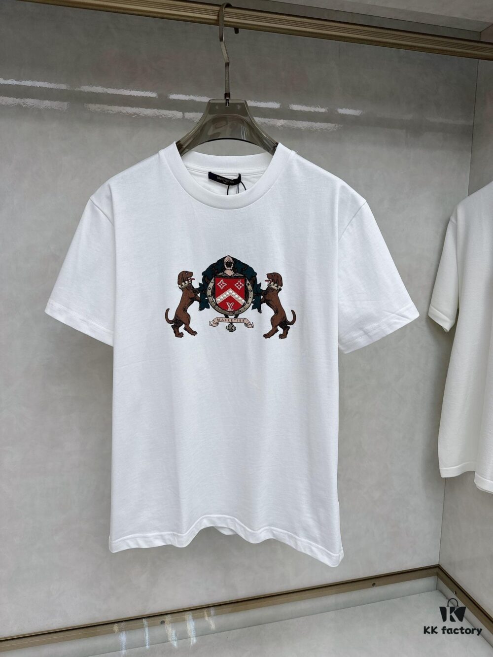 6930fb7e6e68136f4d9b46b1 LV 2025 SS New Arrival Short Sleeve T-Shirt, Stylish and Minimalist Design