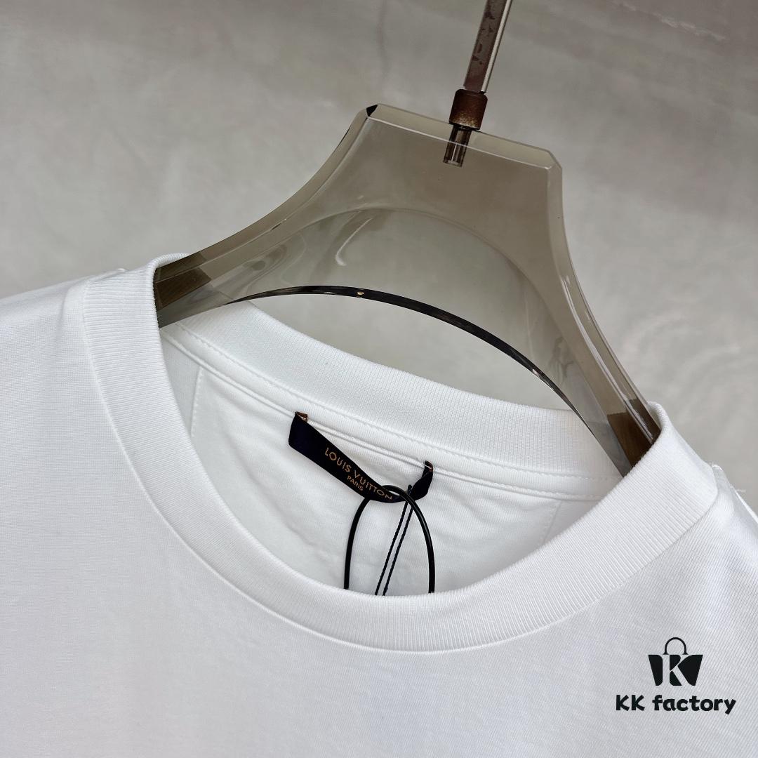 6930fb7e6e68136f4d9b46b2 LV 2025 SS New Arrival Short Sleeve T-Shirt, Stylish and Minimalist Design