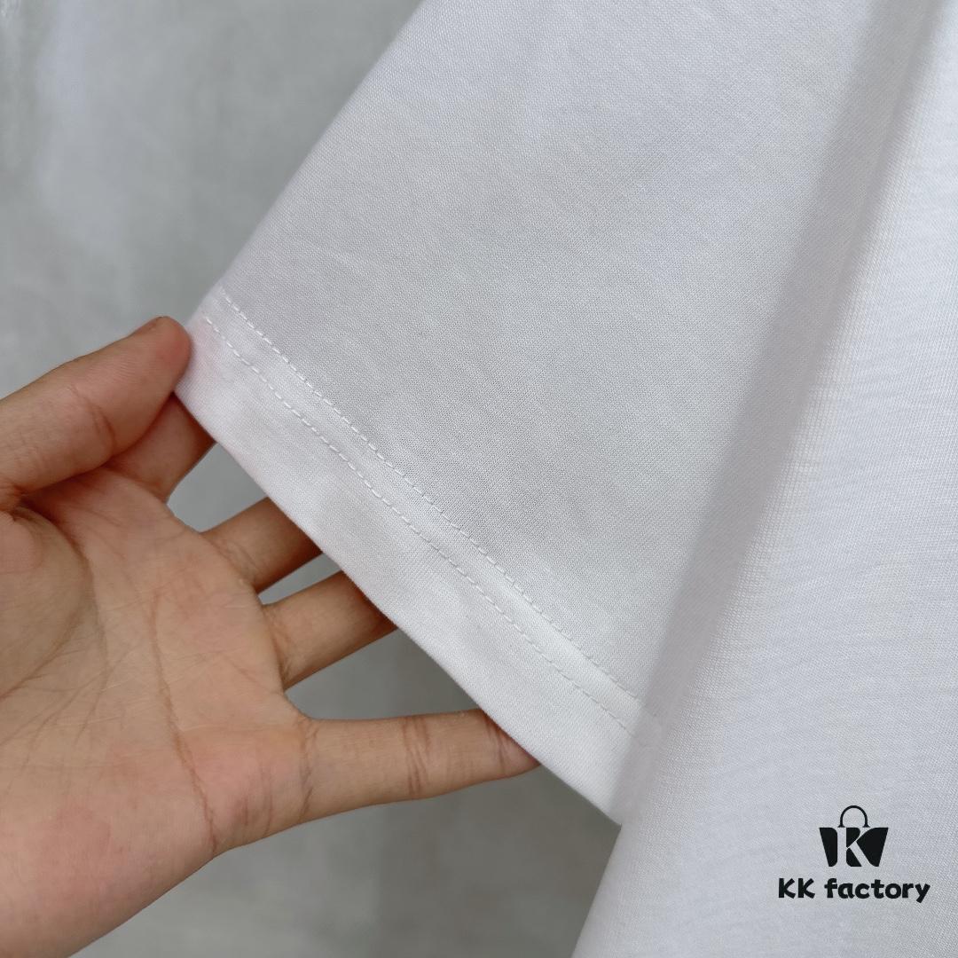 6930fb816e68136f4d9b46b4 LV 2025 SS New Arrival Short Sleeve T-Shirt, Stylish and Minimalist Design