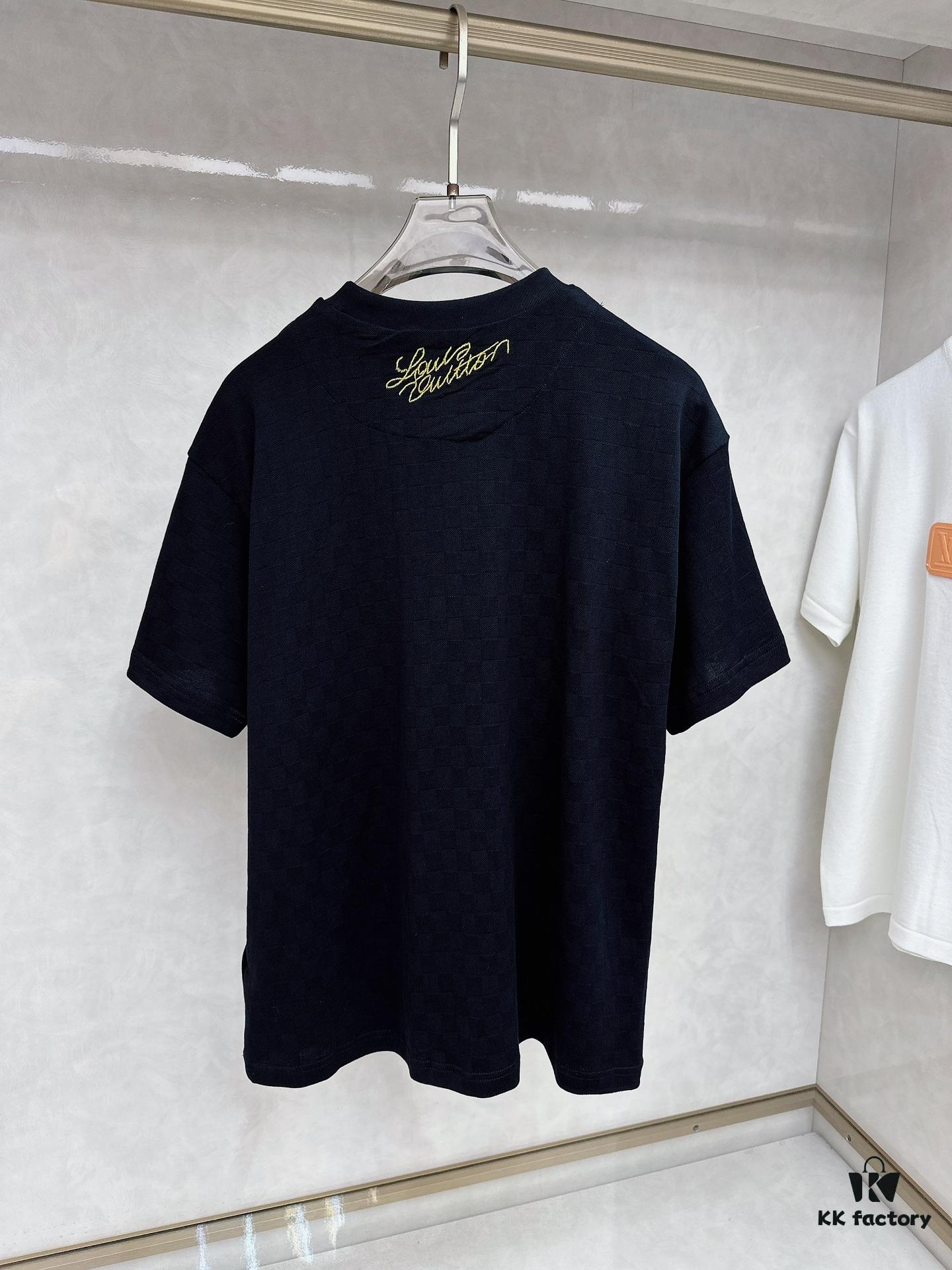6930fb926e68136f4d9b46c6 LV 2025 SS New Arrival Short Sleeve T-Shirt, Fashionable and Stylish, Minimalist Versatile Design