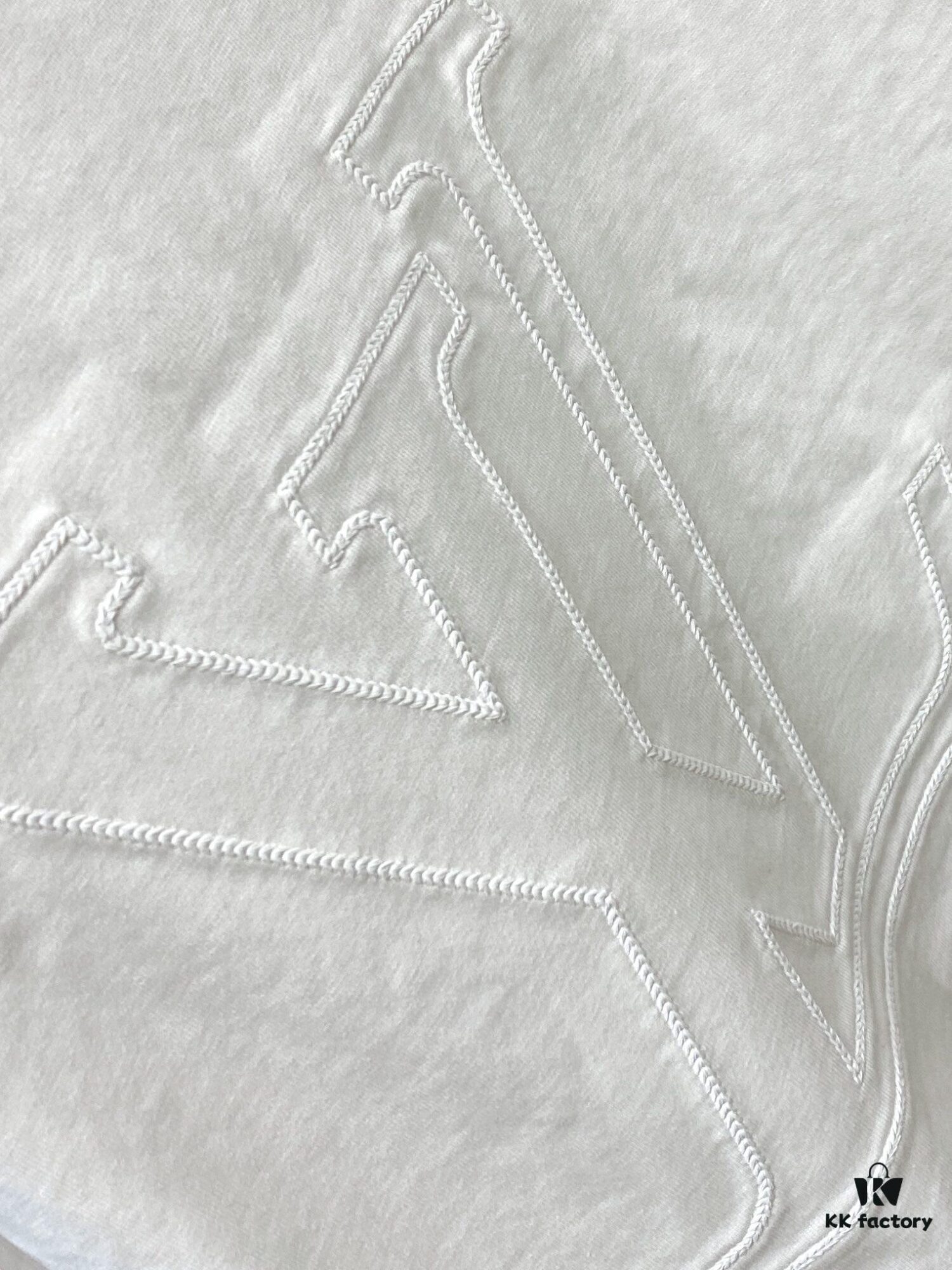 6930fb9a6e68136f4d9b46cc Louis Vuitton 2025 Newest Short-Sleeve T-Shirt, Stylish and Fashionable, Top-Quality Digital Positioning Embroidered Logo, Simple and Versatile Design