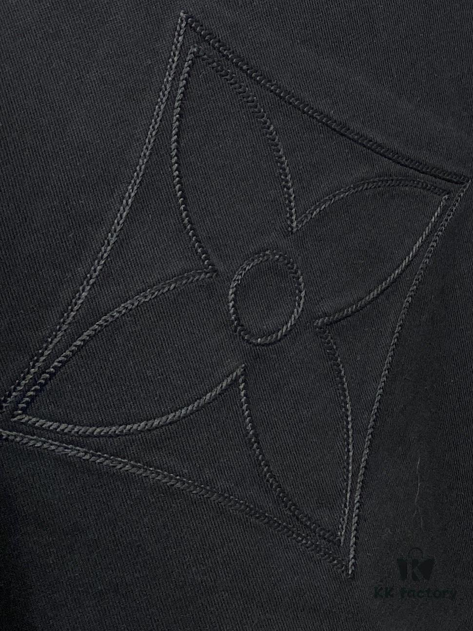 6930fba16e68136f4d9b46d5 Louis Vuitton 2025 Newest Short-Sleeve T-Shirt, Stylish and Fashionable, Top-Quality Digital Positioning Embroidered Logo, Simple and Versatile Design
