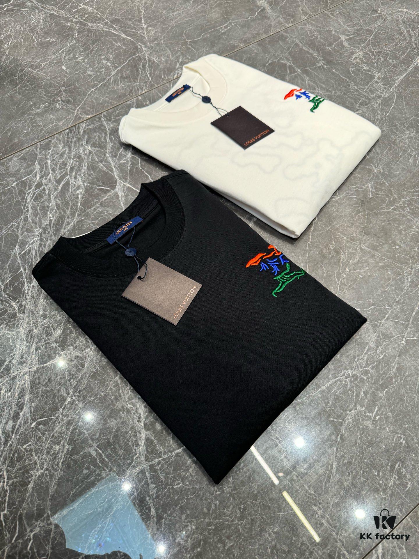 6930fba46e68136f4d9b46d9 LVPAI 25SS New Round Neck T-Shirt! Must-Have for Fashion Enthusiasts! Colorful Embroidered Letters, Classic Colors Combine for Stylish and Trendy Look. Youthful and Energetic Overall Appearance! Crafted from 280g Cotton, Offers Exceptional Comfort in Wear and Touch, With Fine and Textured Hand Feel!
