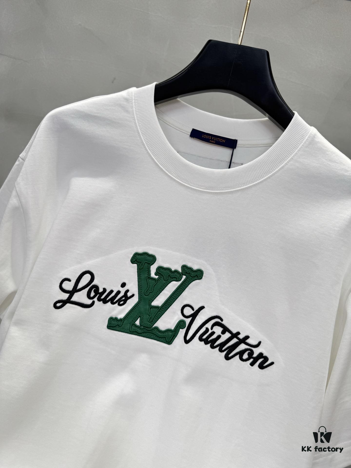6930fbba6e68136f4d9b46ee Lv Pai 25SS New Arrival Round Neck T-Shirt! Must-Have for Fashion Enthusiasts! Custom Brand Letter Embossed Rubber Print on Chest. Classic Color Combination, Stylish and Attractive. Youthful and Energetic Overall Look! Crafted from 280g Cotton Fabric, Offering Exceptional Comfort and a Soft, Premium Touch.