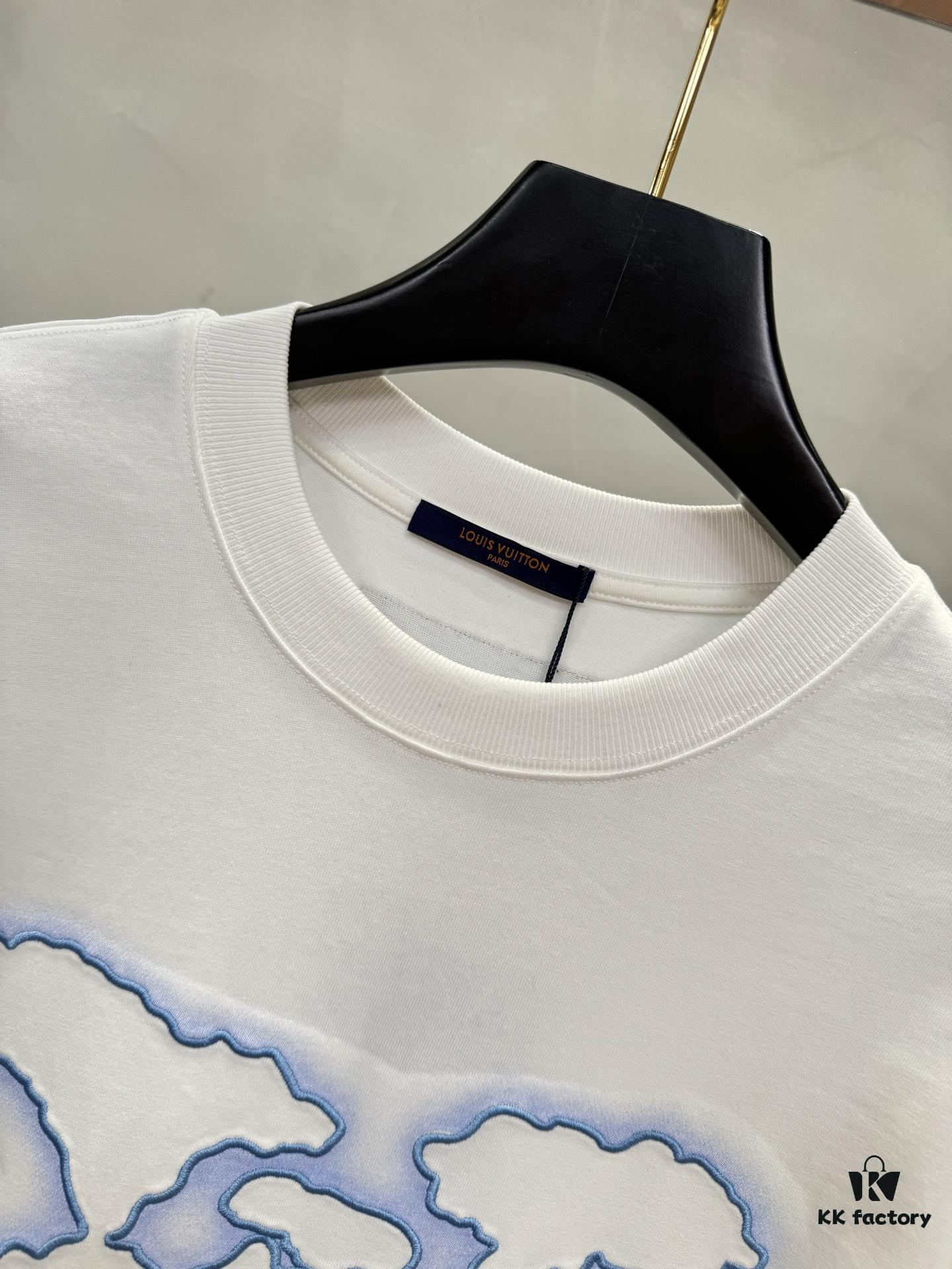 6930fbc36e68136f4d9b46f8 1V 25SS Spring New Arrival T-Shirt! 260g High-Density Cloud-Embroidered Cotton Fabric, Comfortable Wear. Minimalist Design, Fashionable and Trendy. Slightly Oversized Fit for Casual Comfort, Suitable for Various Occasions. Whether Shopping, Gathering with Friends or Relaxing, This T-Shirt Adds Style and Personality to Your Look.