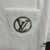 6930fbc56e68136f4d9b46fa LV Louis Vuitton Spring/Summer 2025 New Arrival Classic T-Shirt! Made from 26g high-density pure cotton fabric for exceptional comfort. Features a minimalist, stylish design with a slightly loose fit, offering a relaxed and versatile silhouette perfect for various occasions. Ideal for shopping, gatherings, or casual outings, this T-shirt adds a touch of fashion and individuality to your look.