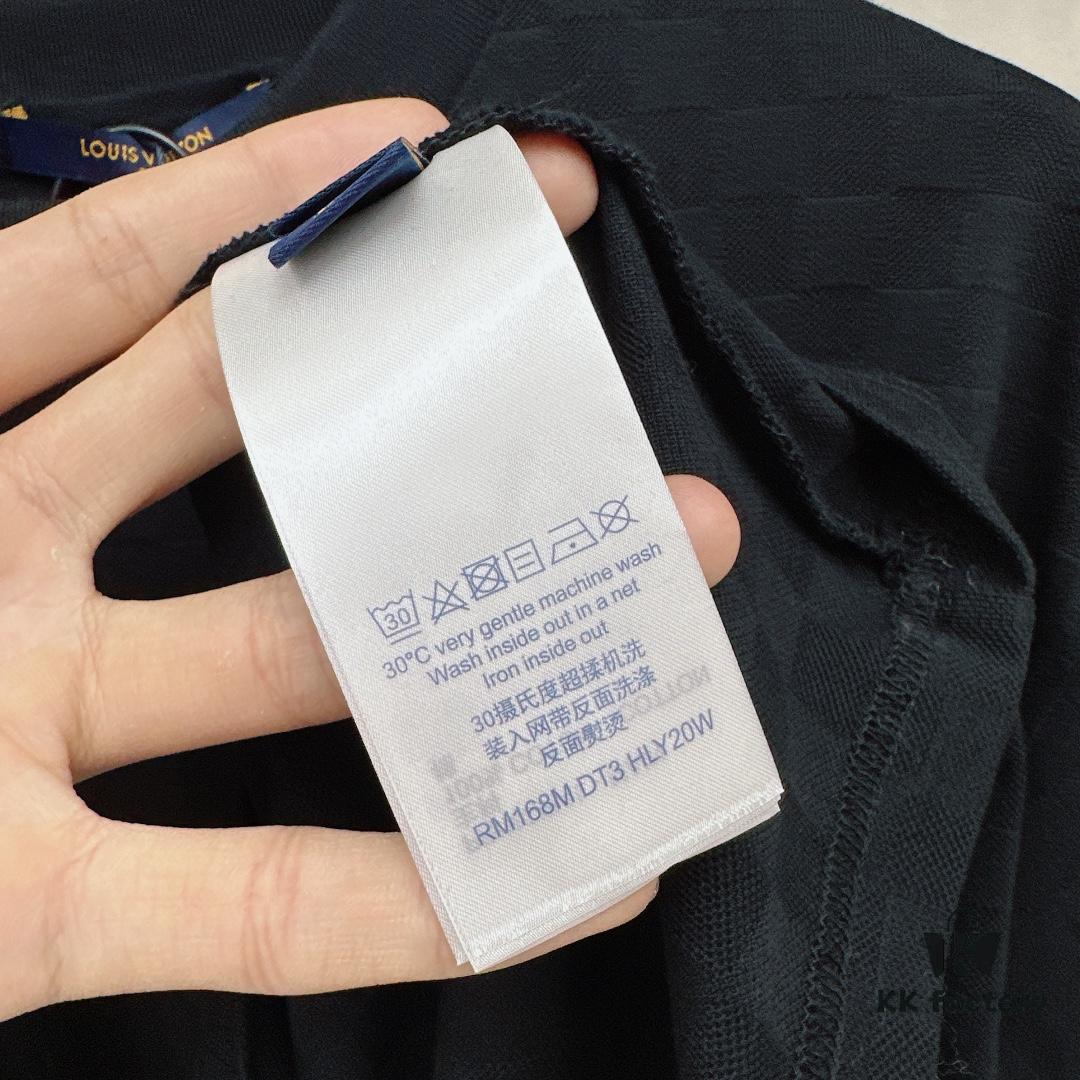 6930fbca6e68136f4d9b4700 LV 2025 SS New Arrival Short Sleeve T-Shirt, Fashionable and Stylish, Minimalist Versatile Design