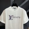 6930fbcb6e68136f4d9b4701 Louis Vuitton LV 25SS Spring/Summer Classic New Arrival T-Shirt! 260g High-Grammage Cotton Fabric, Comfortable Wear. Minimalist Design, Fashionable and Trendy. Slightly Relaxed Fit for Casual Comfort, Suitable for Various Occasions. Whether Shopping, Social Gatherings or Leisure Time, This T-Shirt Adds Style and Personality to Your Look.