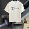6930fbcd6e68136f4d9b4704 Louis Vuitton LV 25SS Spring/Summer Classic New Arrival T-Shirt! 260g High-Grammage Cotton Fabric, Comfortable Wear. Minimalist Design, Fashionable and Trendy. Slightly Relaxed Fit for Casual Comfort, Suitable for Various Occasions. Whether Shopping, Social Gatherings or Leisure Time, This T-Shirt Adds Style and Personality to Your Look.