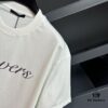 6930fbcf6e68136f4d9b4707 Louis Vuitton LV 25SS Spring/Summer Classic New Arrival T-Shirt! 260g High-Grammage Cotton Fabric, Comfortable Wear. Minimalist Design, Fashionable and Trendy. Slightly Relaxed Fit for Casual Comfort, Suitable for Various Occasions. Whether Shopping, Social Gatherings or Leisure Time, This T-Shirt Adds Style and Personality to Your Look.