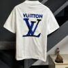 6930fbdb6e68136f4d9b4717 LV Louis Vuitton Spring/Summer 2025 New Arrival Classic T-Shirt! 260g High-Grammage Pure Cotton Fabric for Comfortable Wear. Minimalist Design, Fashion-Forward and Trendy. Slightly Relaxed Fit for Casual Comfort, Suitable for Various Occasions. Whether Shopping, Gathering with Friends, or Relaxing, This T-Shirt Adds a Touch of Style and Individuality to Your Look.