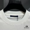 6930fbdd6e68136f4d9b4718 LV Louis Vuitton Spring/Summer 2025 New Arrival Classic T-Shirt! 260g High-Grammage Pure Cotton Fabric for Comfortable Wear. Minimalist Design, Fashion-Forward and Trendy. Slightly Relaxed Fit for Casual Comfort, Suitable for Various Occasions. Whether Shopping, Gathering with Friends, or Relaxing, This T-Shirt Adds a Touch of Style and Individuality to Your Look.