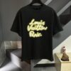 6930fbe16e68136f4d9b471b Louis Vuitton LV 25SS Spring Collection Classic New Arrival T-Shirt! 260g High-Grammage Pure Cotton Fabric, Comfortable Wear. Minimalist Design, Stylish and Trendy. Slightly Oversized Fit for a Relaxed, Casual Look, Perfect for Various Occasions. Whether Shopping, Socializing, or Enjoying Leisure Time, This T-Shirt Adds a Touch of Fashion and Individuality.
