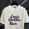 6930fbe26e68136f4d9b471c Louis Vuitton LV 25SS Spring Collection Classic New Arrival T-Shirt! 260g High-Grammage Pure Cotton Fabric, Comfortable Wear. Minimalist Design, Stylish and Trendy. Slightly Oversized Fit for a Relaxed, Casual Look, Perfect for Various Occasions. Whether Shopping, Socializing, or Enjoying Leisure Time, This T-Shirt Adds a Touch of Fashion and Individuality.