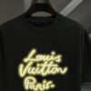 6930fbe36e68136f4d9b471e Louis Vuitton LV 25SS Spring Collection Classic New Arrival T-Shirt! 260g High-Grammage Pure Cotton Fabric, Comfortable Wear. Minimalist Design, Stylish and Trendy. Slightly Oversized Fit for a Relaxed, Casual Look, Perfect for Various Occasions. Whether Shopping, Socializing, or Enjoying Leisure Time, This T-Shirt Adds a Touch of Fashion and Individuality.
