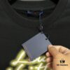 6930fbe86e68136f4d9b4722 Louis Vuitton LV 25SS Spring Collection Classic New Arrival T-Shirt! 260g High-Grammage Pure Cotton Fabric, Comfortable Wear. Minimalist Design, Stylish and Trendy. Slightly Oversized Fit for a Relaxed, Casual Look, Perfect for Various Occasions. Whether Shopping, Socializing, or Enjoying Leisure Time, This T-Shirt Adds a Touch of Fashion and Individuality.