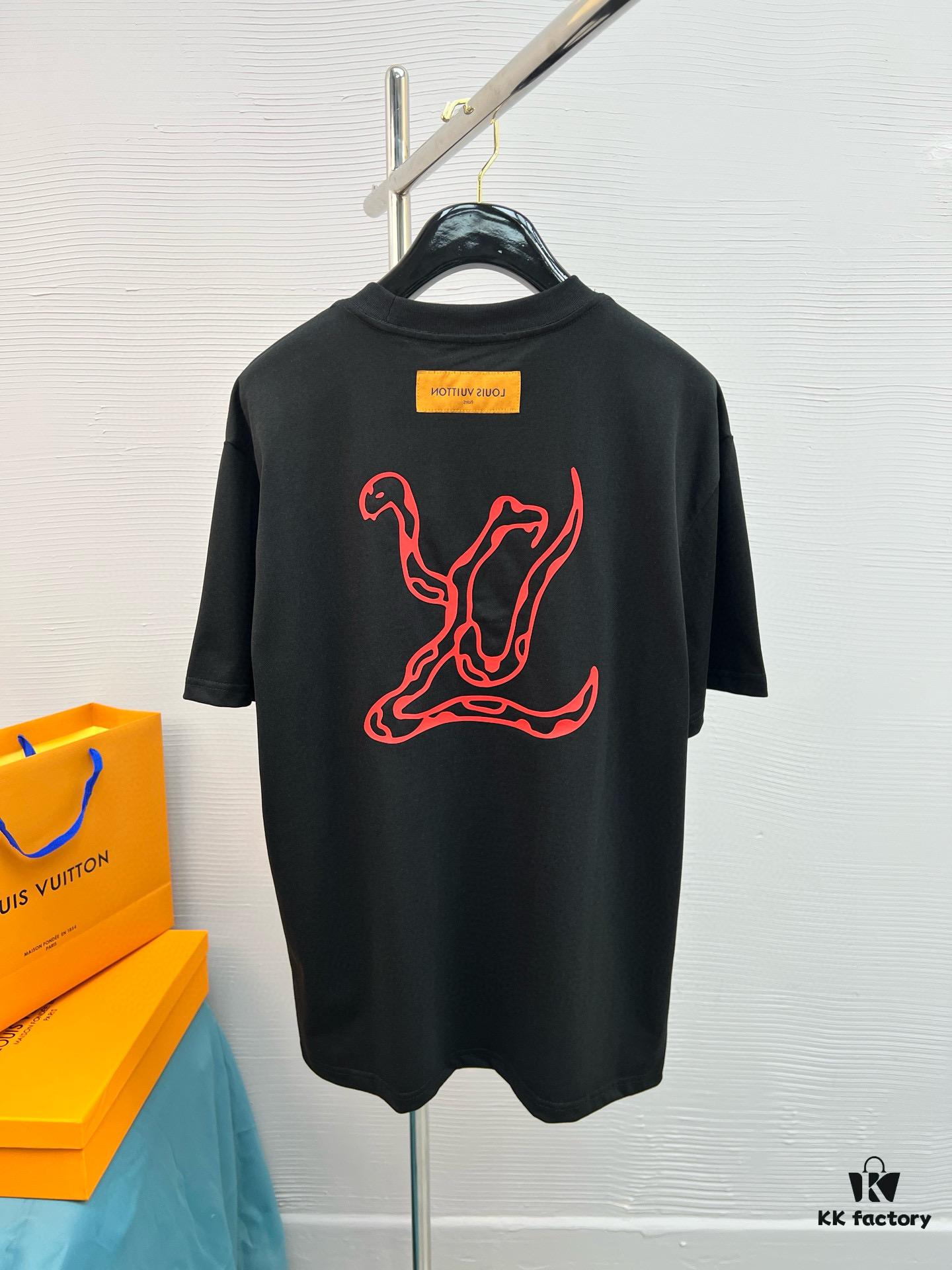 6930fbf76e68136f4d9b472f High-Quality LV 25SS Screen-Printed Premium Craftsmanship Classic Color T-Shirt!! A vibrant and youthful new arrival from the latest teddy bear collection, featuring high-standard printing with strong three-dimensional color transitions. Made from selected 280g pure cotton fabric for soft comfort. Perfectly matches jeans, chinos, or shorts—ideal for spring and summer wear.