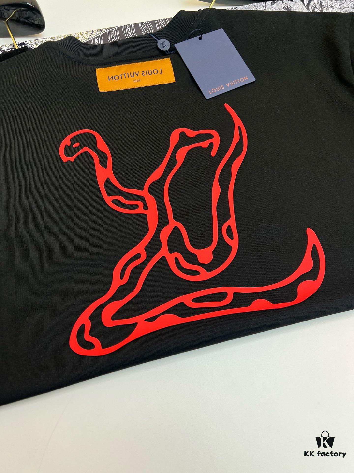 6930fbf96e68136f4d9b4731 High-Quality LV 25SS Screen-Printed Premium Craftsmanship Classic Color T-Shirt!! A vibrant and youthful new arrival from the latest teddy bear collection, featuring high-standard printing with strong three-dimensional color transitions. Made from selected 280g pure cotton fabric for soft comfort. Perfectly matches jeans, chinos, or shorts—ideal for spring and summer wear.
