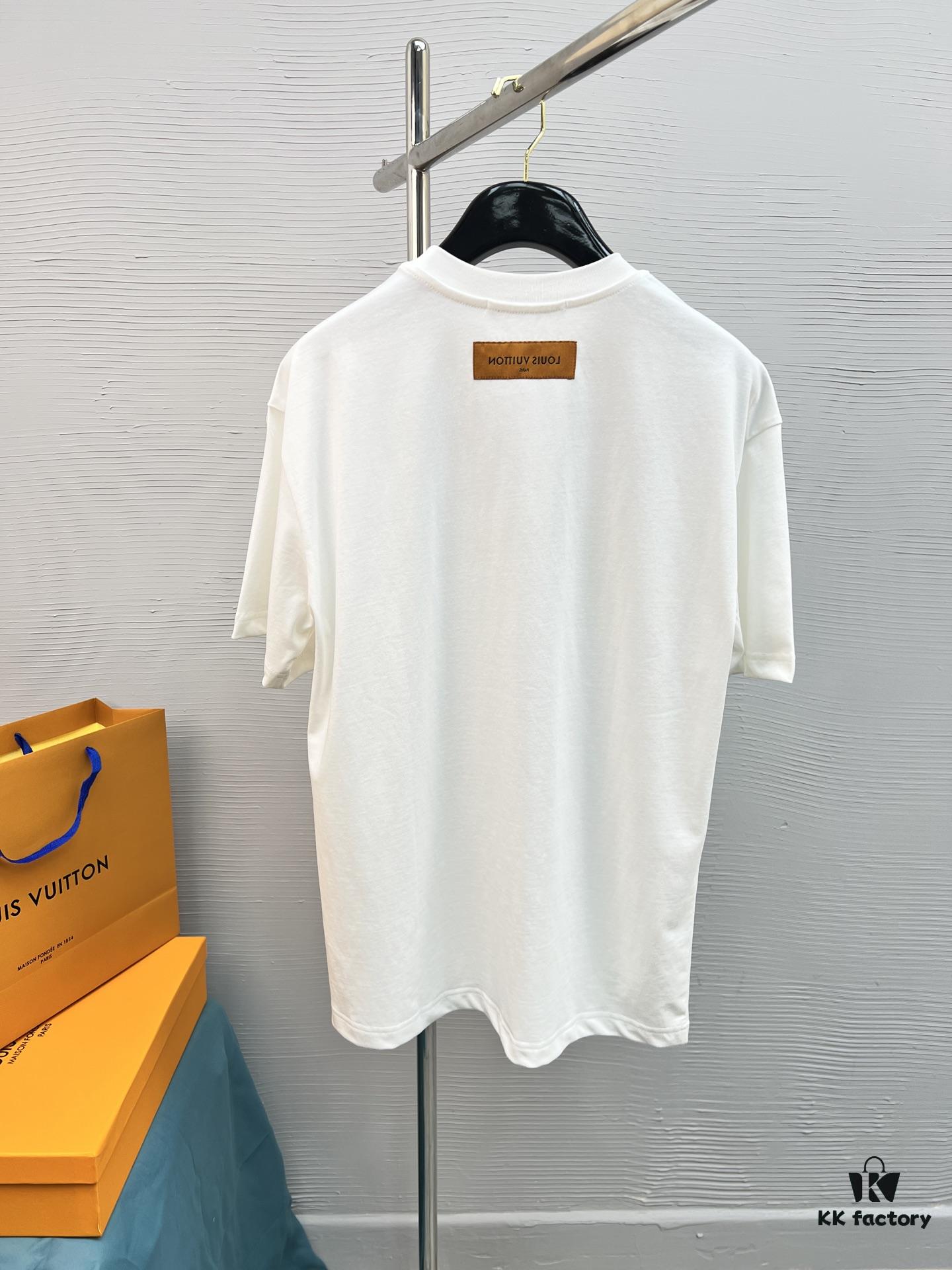 LV 25SS Spring/Summer T-Shirt! Black and White Printed Crew Neck Short Sleeve Tee!
