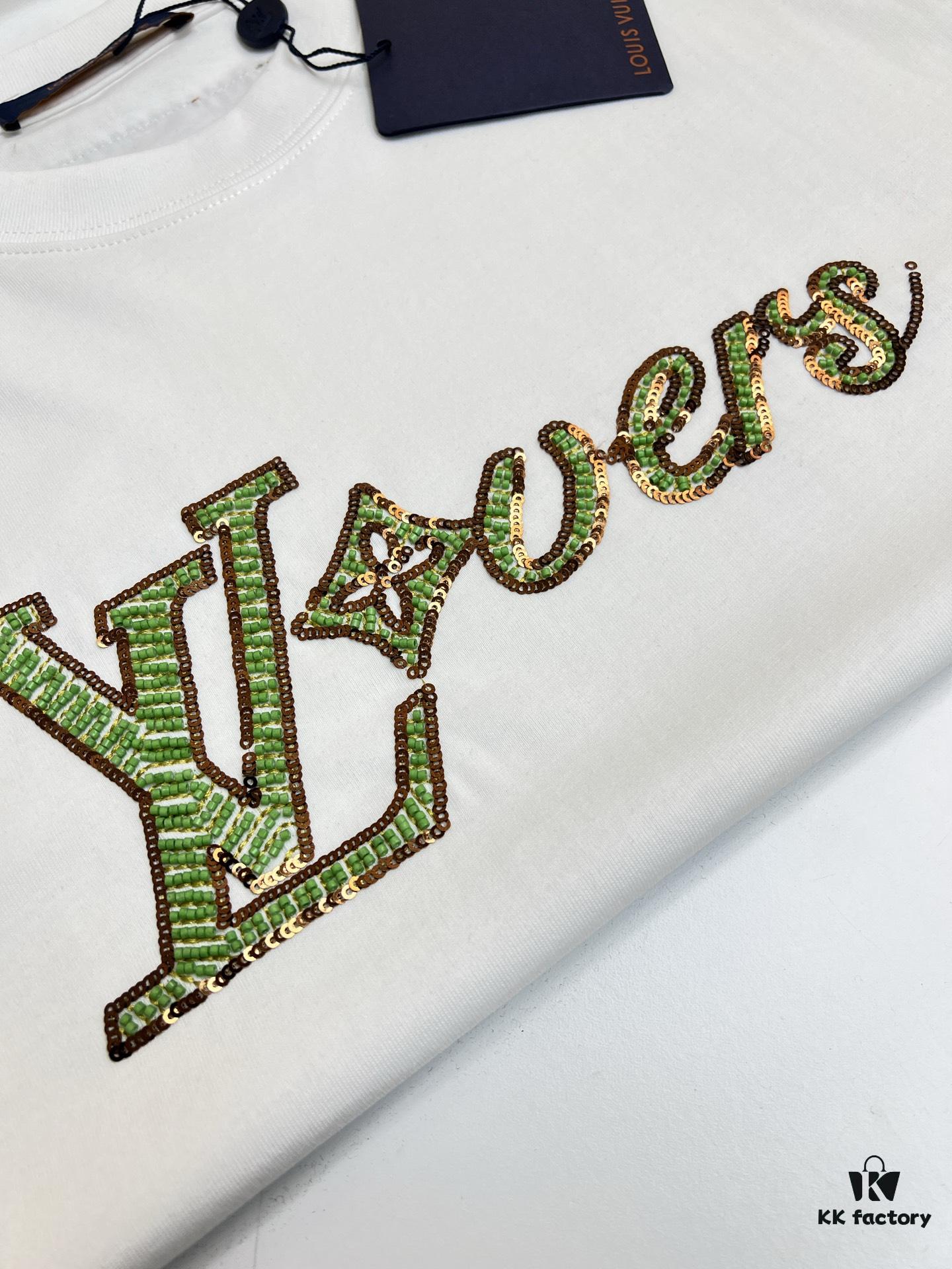 LV 25SS Spring/Summer T-Shirt! Black and White Printed Crew Neck Short Sleeve Tee!